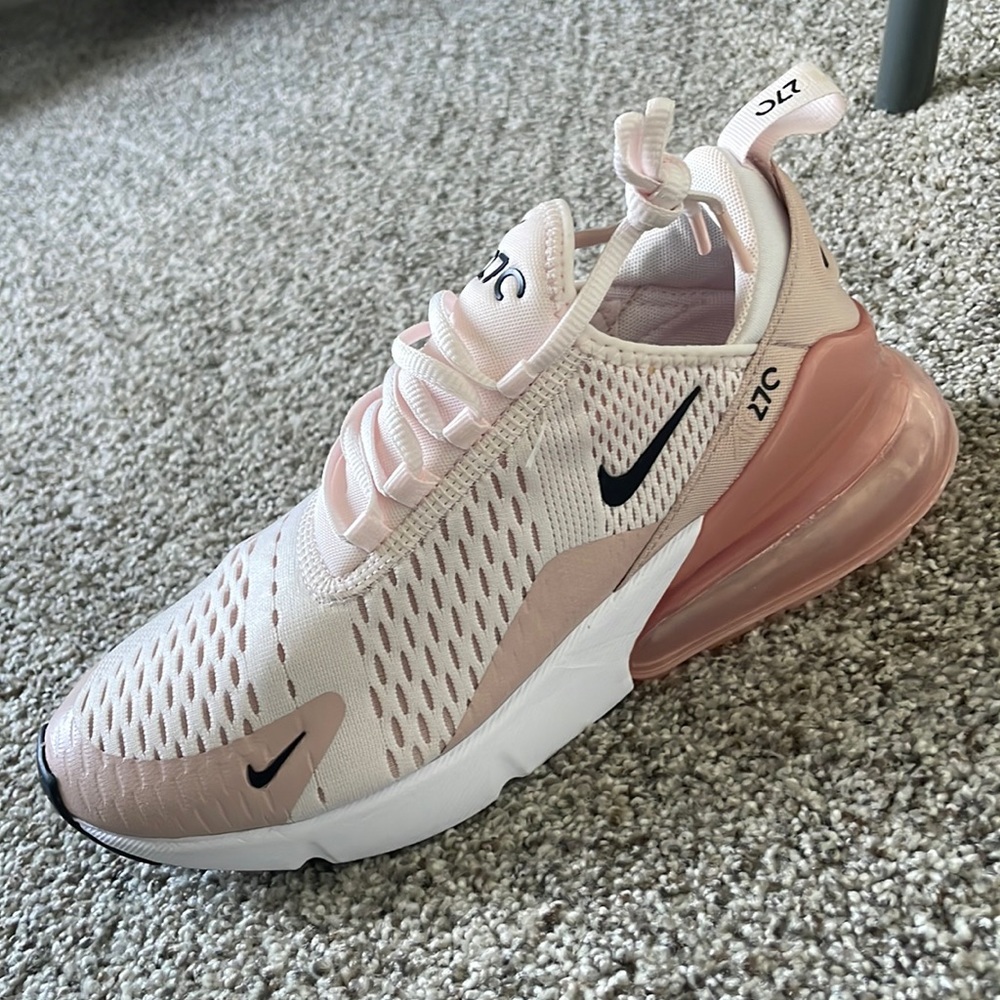 Nike Women’s Air Max 270 Size 8.5